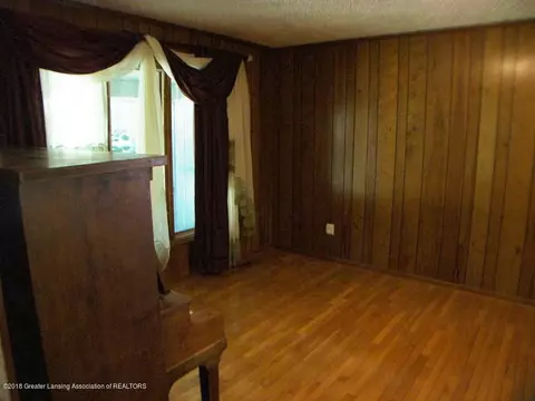 6089 Beechwood Dr, Haslett, MI 48840 photo 5