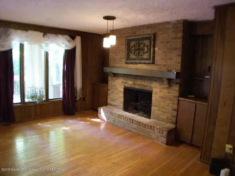 6089 Beechwood Dr, Haslett, MI 48840 photo 8