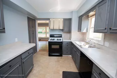 3211 Timber Dr, Lansing, MI 48917 photo 12