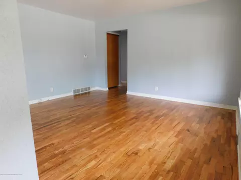 3211 Timber Dr, Lansing, MI 48917 photo 3