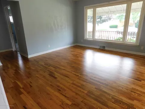 3211 Timber Dr, Lansing, MI 48917 photo 4