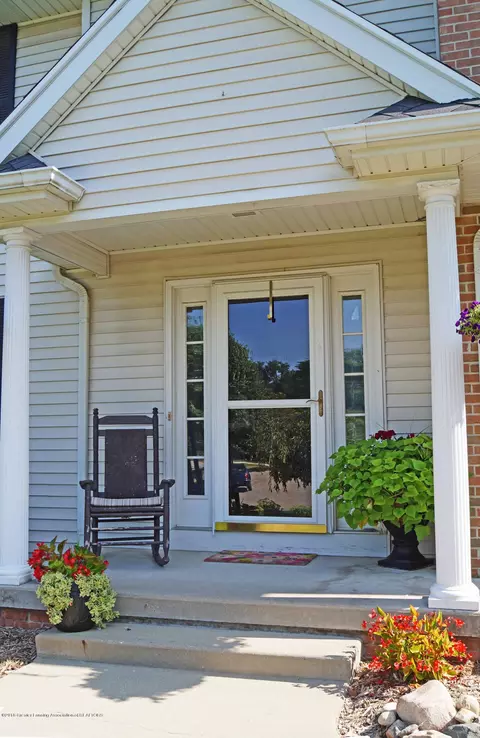 3196 Kari Cir, Dewitt, MI 48820 photo 3