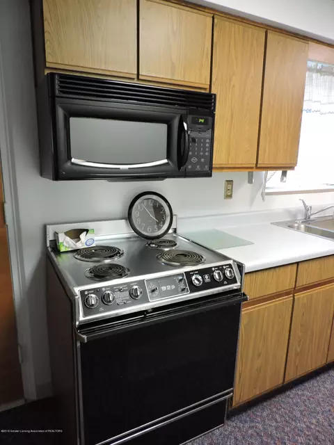 2813 College Rd, Holt, MI 48842 photo 6