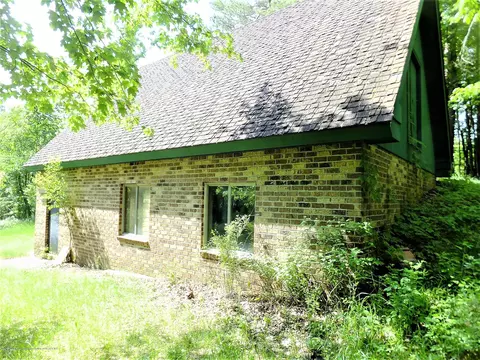 12376 Upton Rd, Bath, MI 48808 photo 37