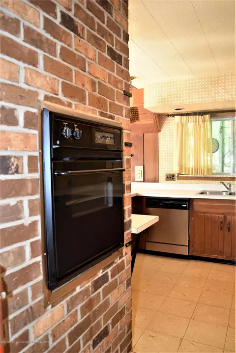 12376 Upton Rd, Bath, MI 48808 photo 17