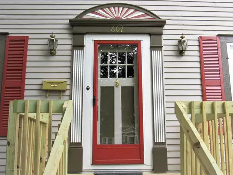 601 Bartlett St, Lansing, MI 48915 photo 2