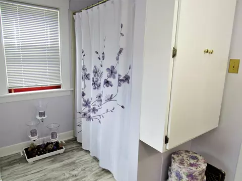 601 Bartlett St, Lansing, MI 48915 photo 22