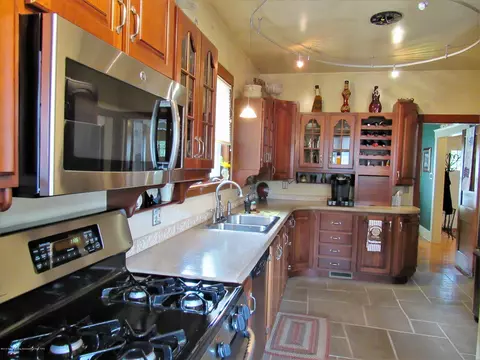 601 Bartlett St, Lansing, MI 48915 photo 7