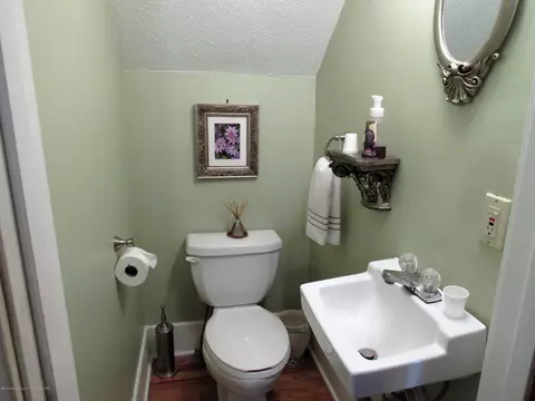 601 Bartlett St, Lansing, MI 48915 photo 11