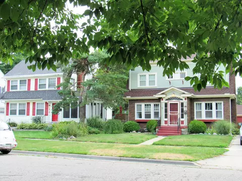 601 Bartlett St, Lansing, MI 48915 photo 37