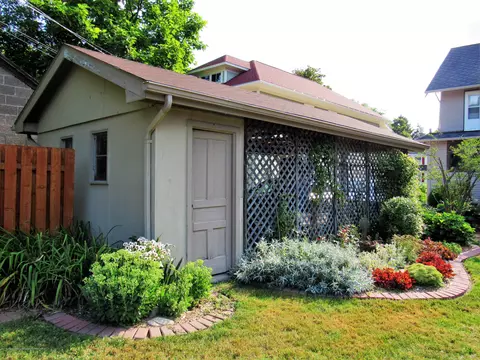 601 Bartlett St, Lansing, MI 48915 photo 30