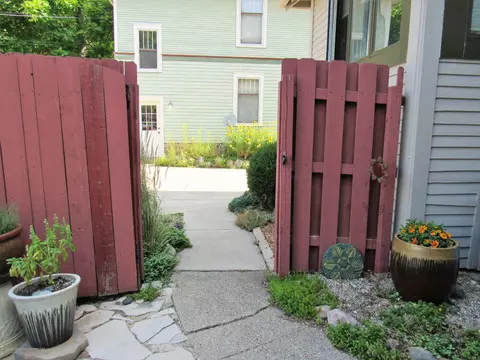 601 Bartlett St, Lansing, MI 48915 photo 34
