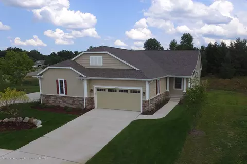 5340 E Hawk Hollow Dr, Bath, MI 48808 photo 1