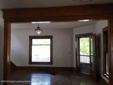 534 Cherry St, Lansing, MI 48933 photo 9