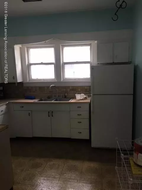 534 Cherry St, Lansing, MI 48933 photo 3