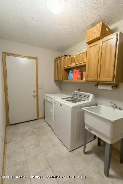 3748 W Herbison Rd, Dewitt, MI 48820 photo 9
