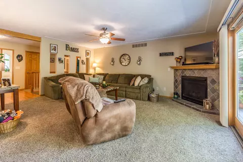 7112 White Pine Dr, Perry, MI 48872 photo 4