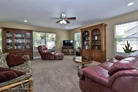 6770 Thunder Ln, Lansing, MI 48906 photo 9