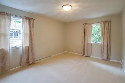 1302 Sandhill Dr, Dewitt, MI 48820 photo 11