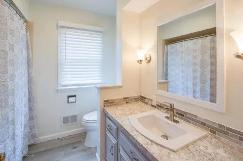 1302 Sandhill Dr, Dewitt, MI 48820 photo 10