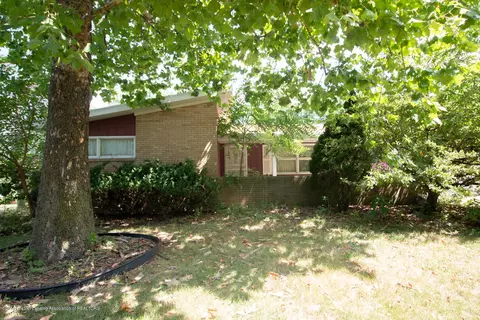 1900 Willowbrook Dr, Lansing, MI 48917 photo 1