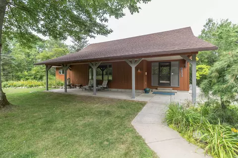 6833 E Clark Rd, Bath, MI 48808 photo 1