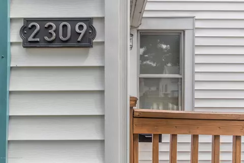 2309 Harding Ave, Lansing, MI 48910 photo 4