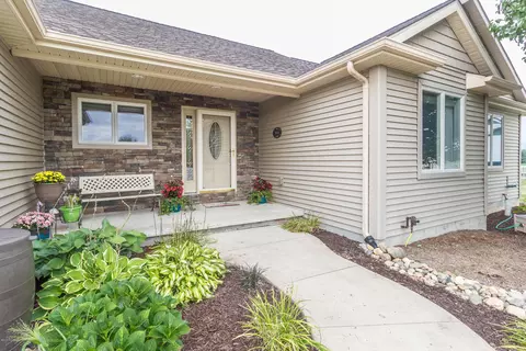 15930 S Hinman Rd, Eagle, MI 48822 photo 2