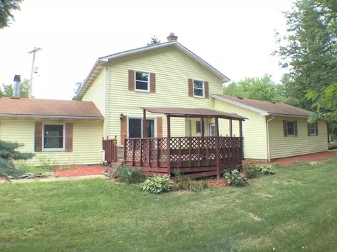 34 Elm Cir, Sunfield, MI 48890 photo 2