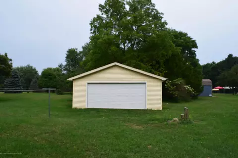 1818 N Eifert Rd, Holt, MI 48842 photo 9