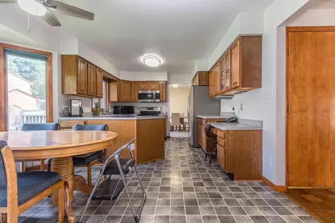 357 Tanbark Dr, Dimondale, MI 48821 photo 7