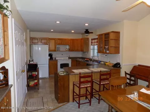 3985 Camperdown Dr, Lansing, MI 48911 photo 9