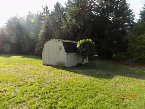 3985 Camperdown Dr, Lansing, MI 48911 photo 5