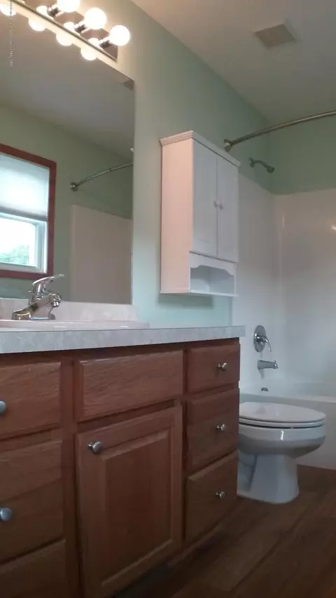 3710 Danbridge Dr, Lansing, MI 48906 photo 21