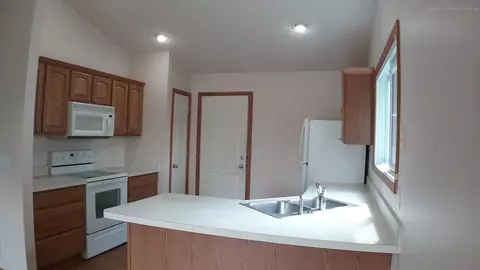 3710 Danbridge Dr, Lansing, MI 48906 photo 10