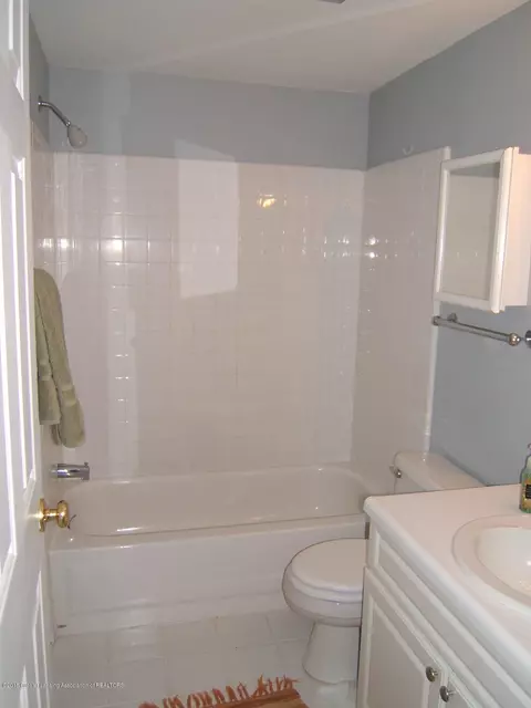 6334 Beechfield Dr, Lansing, MI 48911 photo 11
