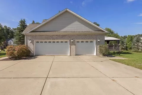 1570 Agnes Glen Cir, Dewitt, MI 48820 photo 4