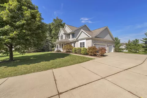1570 Agnes Glen Cir, Dewitt, MI 48820 photo 3