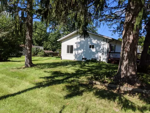 253 Pine St, Dimondale, MI 48821 photo 4