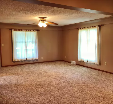 13182 W Howe Rd, Eagle, MI 48822 photo 4