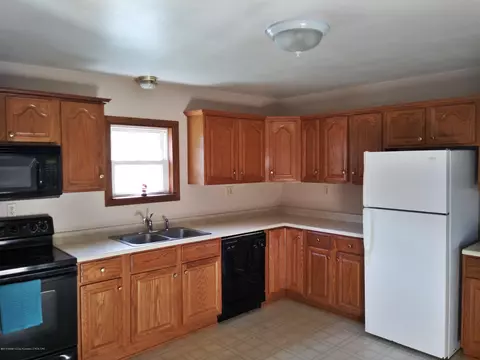 13182 W Howe Rd, Eagle, MI 48822 photo 2