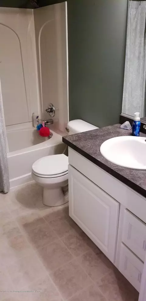 6731 Castleton Dr, Grand Ledge, MI 48837 photo 28