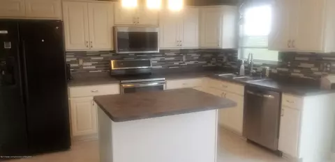 6731 Castleton Dr, Grand Ledge, MI 48837 photo 5
