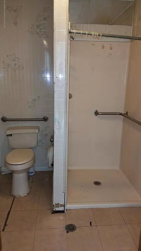 824 Bates St, Lansing, MI 48906 photo 11