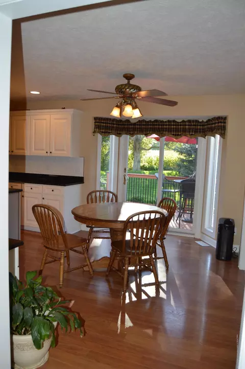 12860 Chartreuse Dr, Dewitt, MI 48820 photo 9