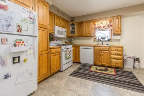 351 Clement Rd, Lansing, MI 48917 photo 6