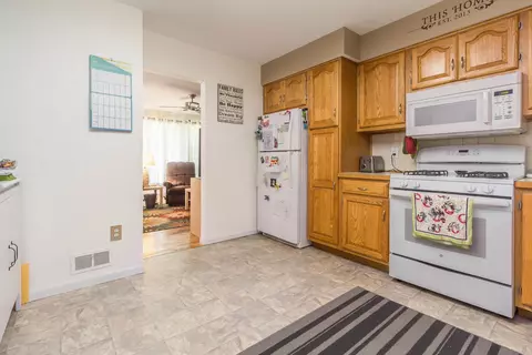 351 Clement Rd, Lansing, MI 48917 photo 5