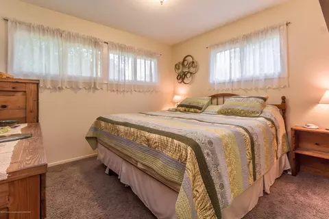 351 Clement Rd, Lansing, MI 48917 photo 9