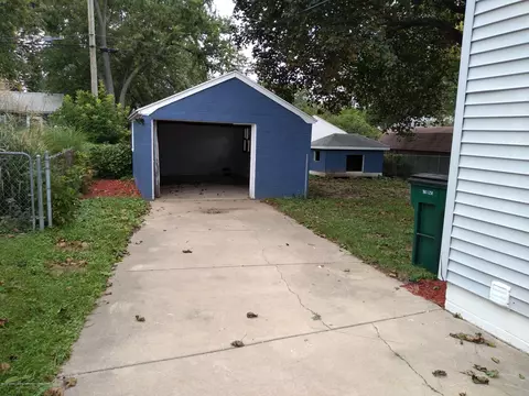 721 E Cavanaugh Rd, Lansing, MI 48910 photo 4