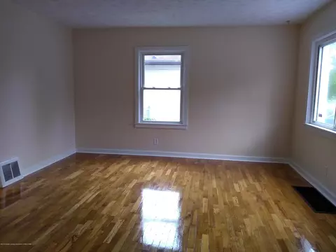 721 E Cavanaugh Rd, Lansing, MI 48910 photo 7